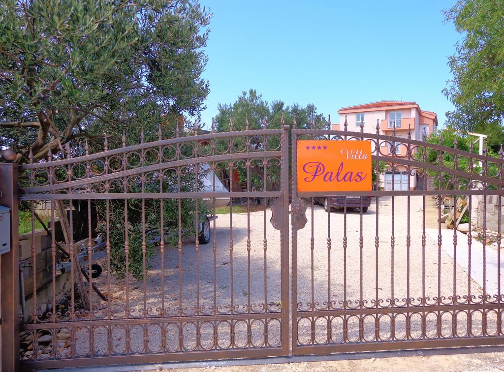 Villa Palas Apartments Рогозница Экстерьер фото